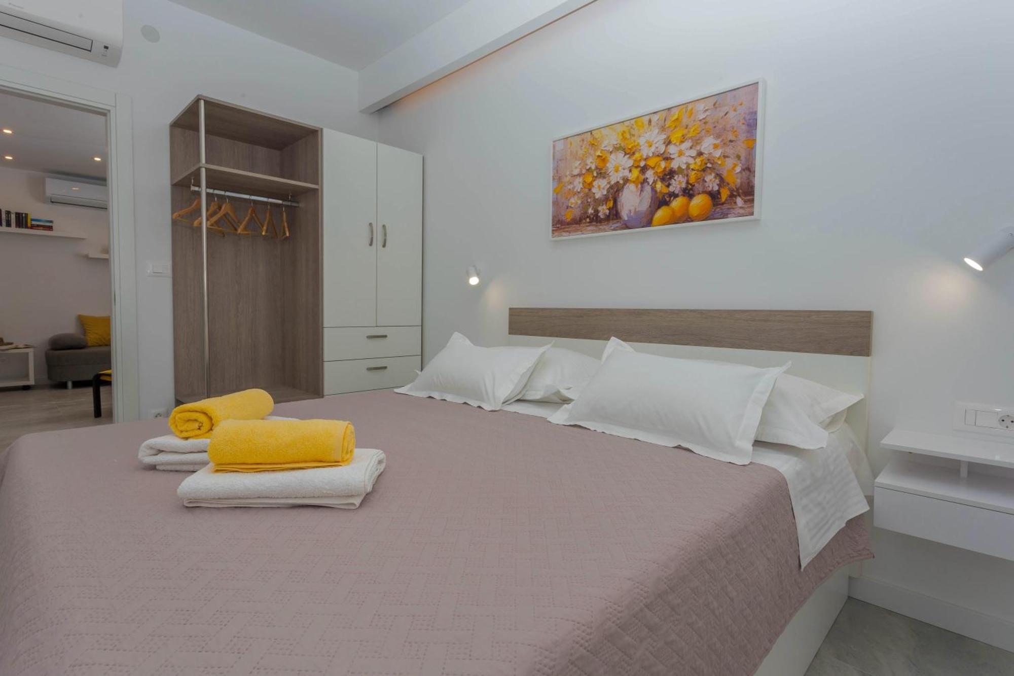Apartments Tatjana Dominis ฮวาร์ ภายนอก รูปภาพ